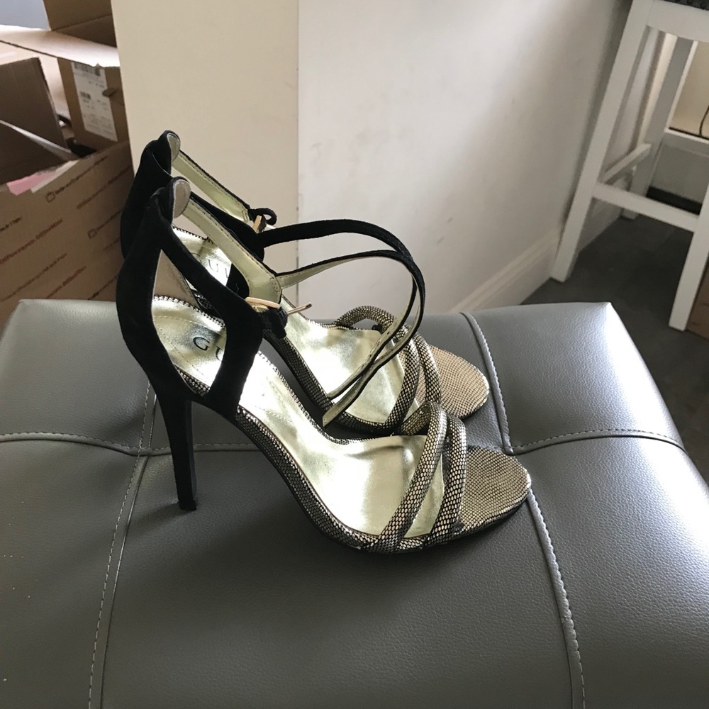 Metallic and black Guess open toe heels- 7.5